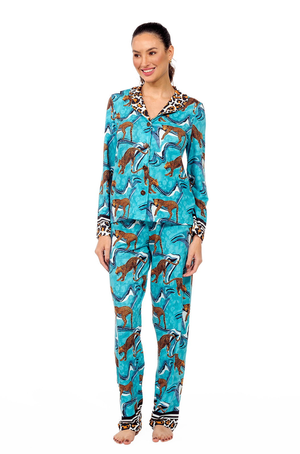 Pijama Feminino Manga Longa Americano Estampado Onças Ondas Pijama Feminino Manga Longa Americano Estampado Onças Ondas
