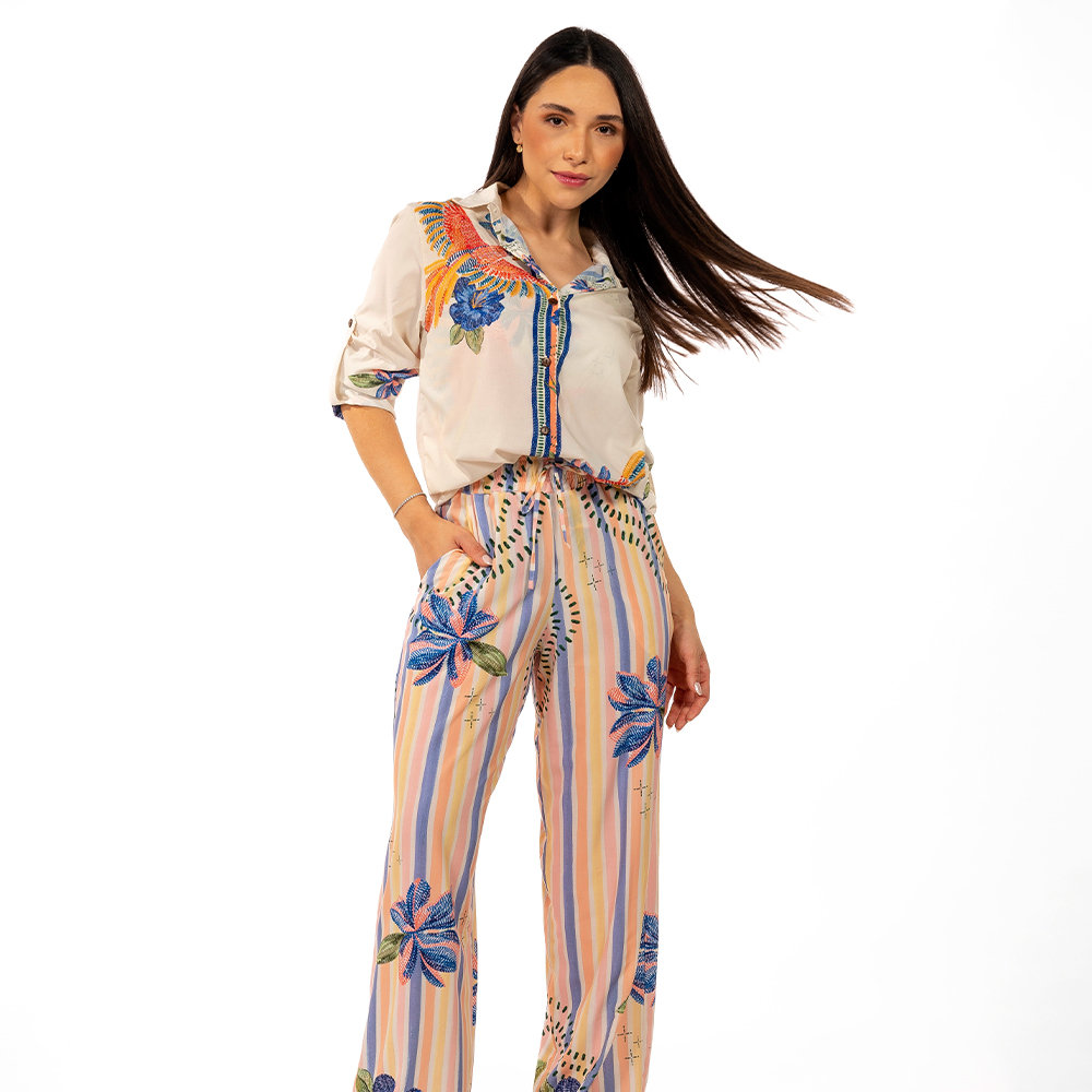 Calça Feminina Ampla Atena Estampada Pássaros e Flores Bordado Calça Feminina Ampla Atena Estampada Pássaros e Flores Bordado