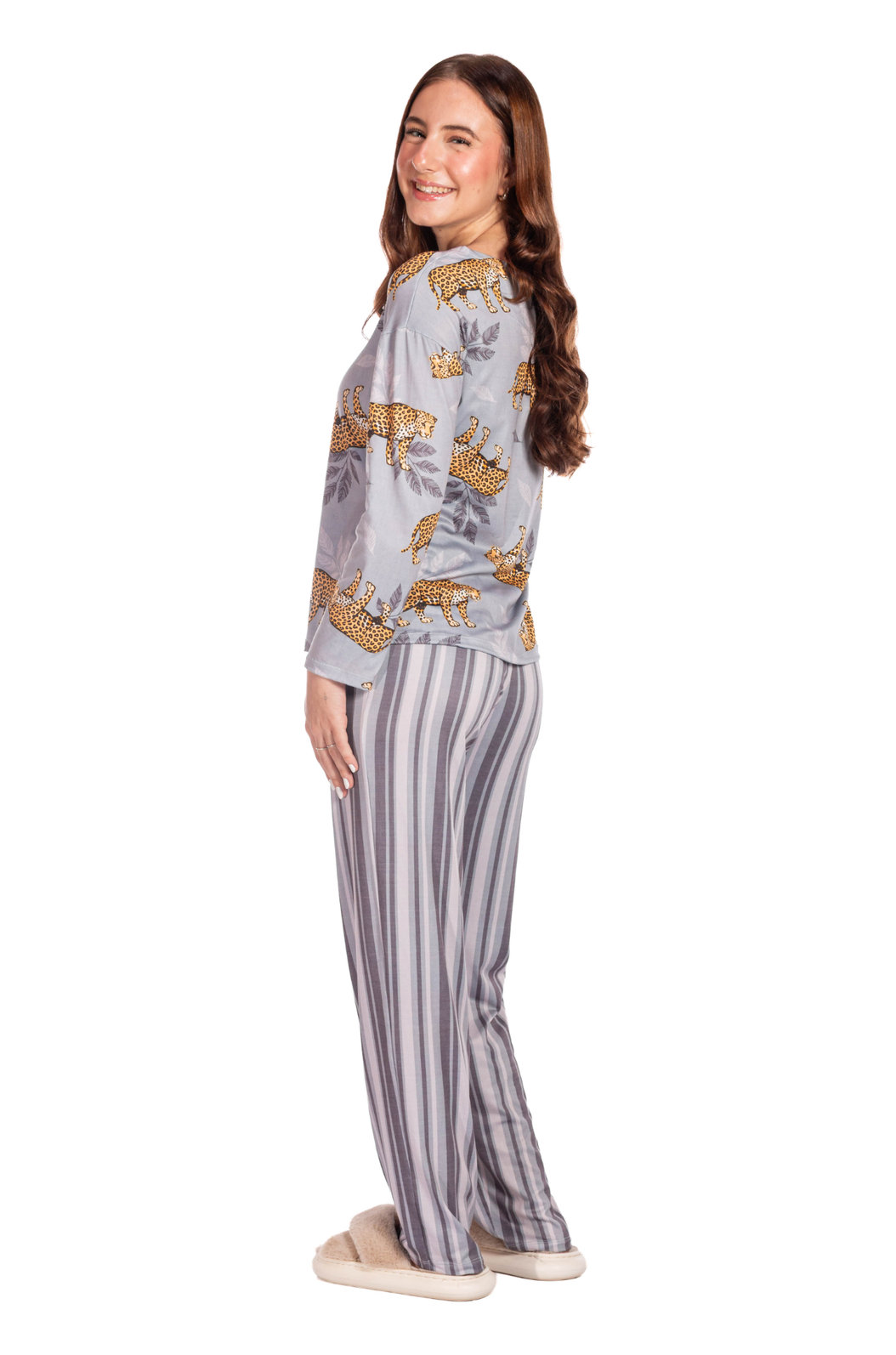 Pijama Feminino Manga Longa Adulto Estampado Onça Listras Folhas Pijama Feminino Manga Longa Adulto Estampado Onça Listras Folhas