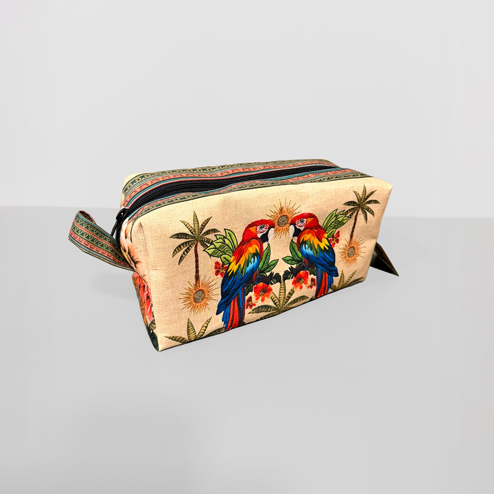 Necessaire Pequena Estampada Aves Tropicais Barrado Necessaire Pequena Estampada Aves Tropicais Barrado