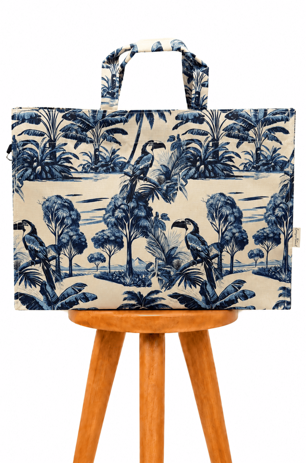 Bolsa Resort Estampada Tucano Paisagem Tons de Azul Bolsa Resort Estampada Tucano Paisagem Tons de Azul