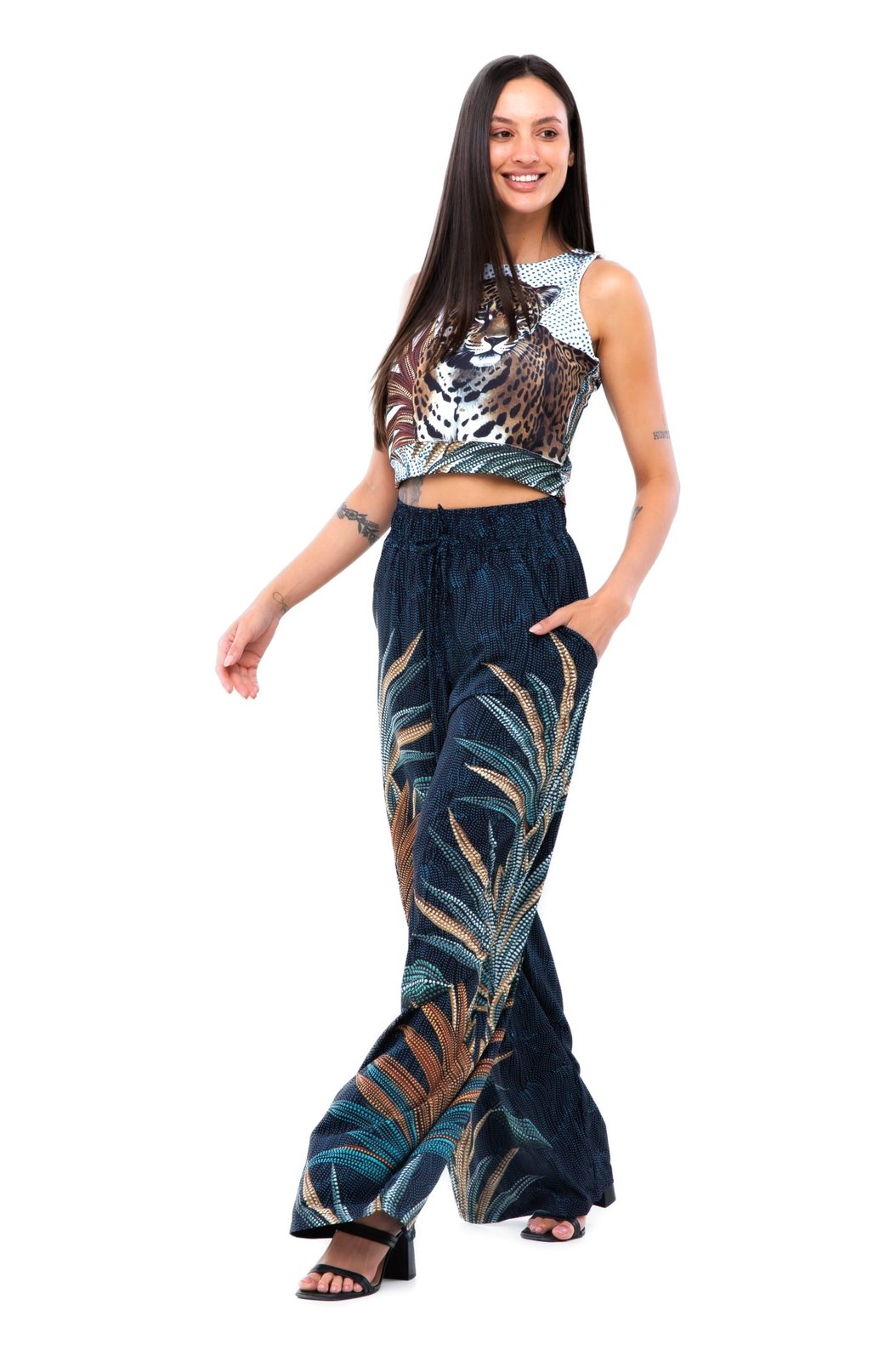 Calça Feminina Ampla Atena Estampada Onças Pontos de Luz Calça Feminina Ampla Atena Estampada Onças Pontos de Luz