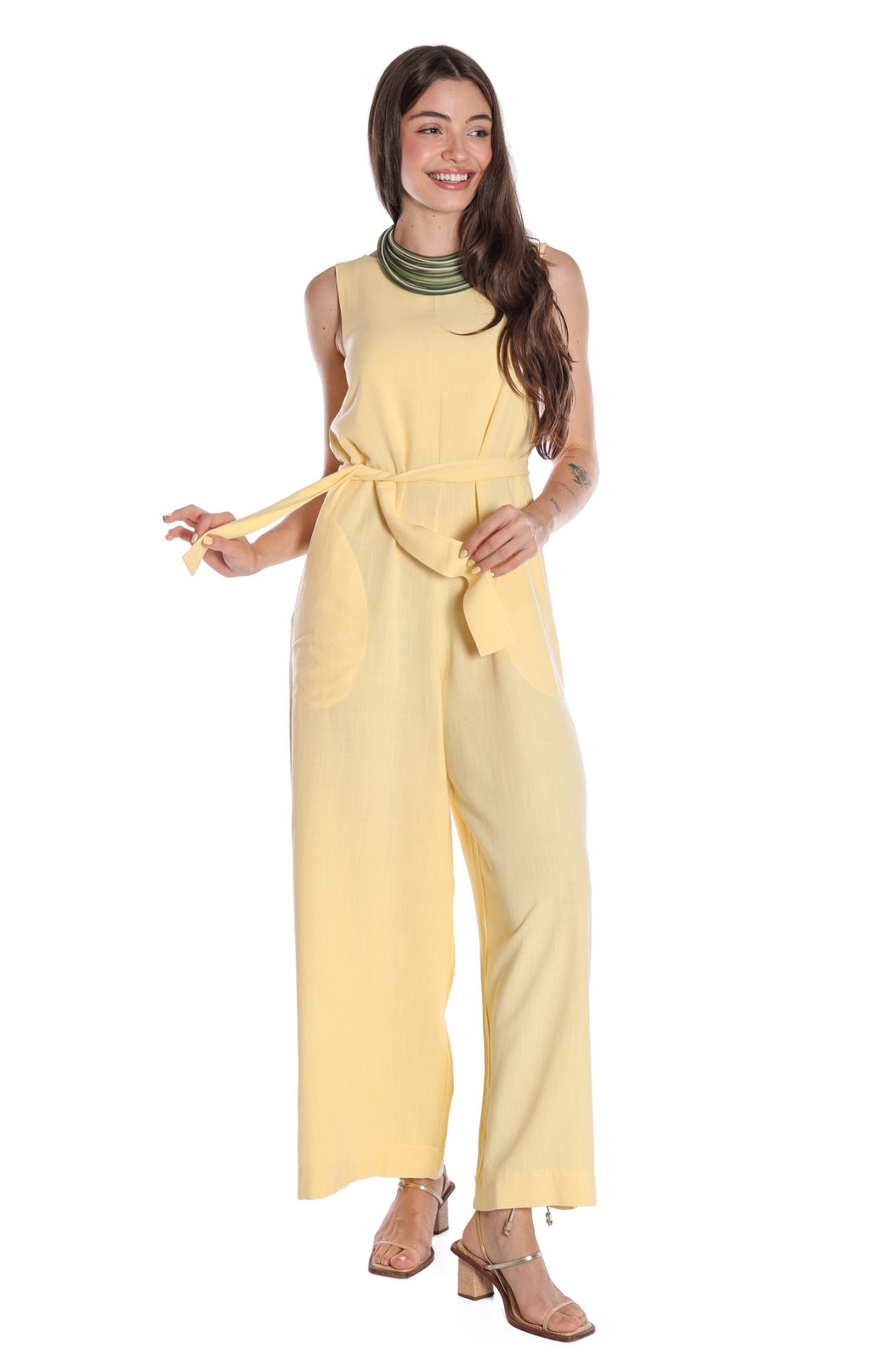 Macacão Feminino Linho Essência Amarelo Claro Macacão Feminino Linho Essência Amarelo Claro