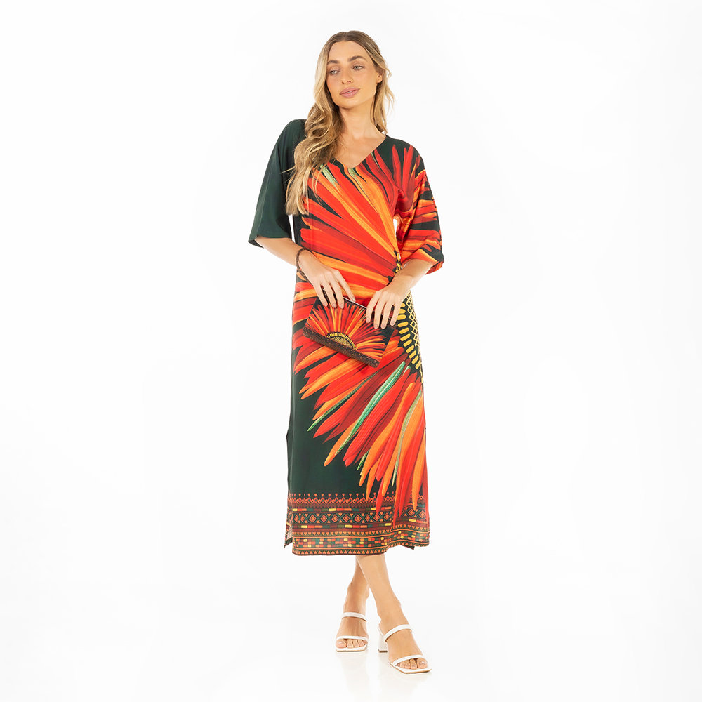 Vestido Feminino Kaftan Atena Estampado Cocares Barrado Fundo Verde Vestido Feminino Kaftan Atena Estampado Cocares Barrado Fundo Verde