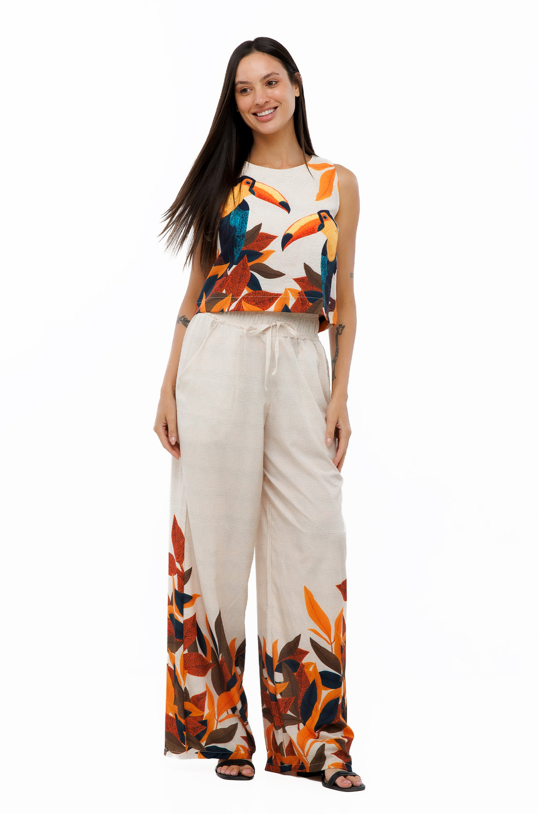 Calça Feminina Ampla Atena Estampada Tucanos Tela Bordada