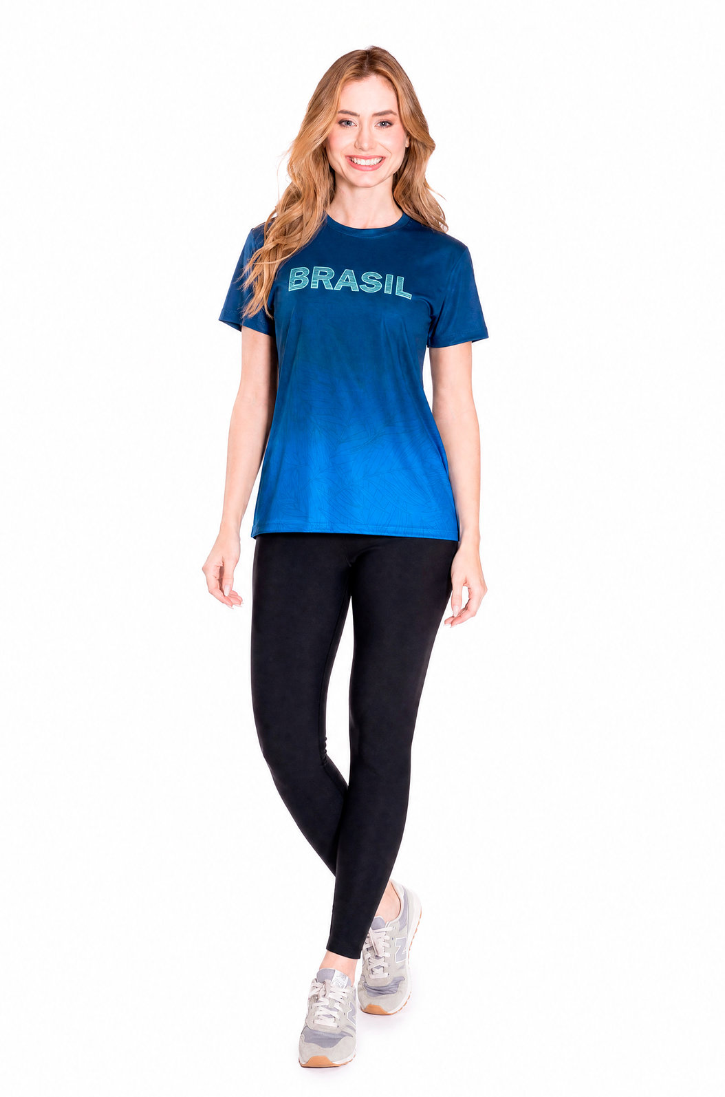 Camiseta Básica Unissex Technodry Estampada Brasil Branco Degradê e Folhas Camiseta Básica Unissex Technodry Estampada Brasil Branco Degradê e Folhas