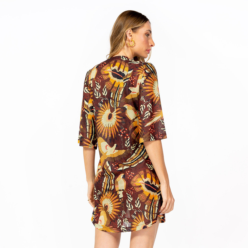 Saída de Praia Chemise Alongada Estampada Araras Cocar Terracota Saída de Praia Chemise Alongada Estampada Araras Cocar Terracota