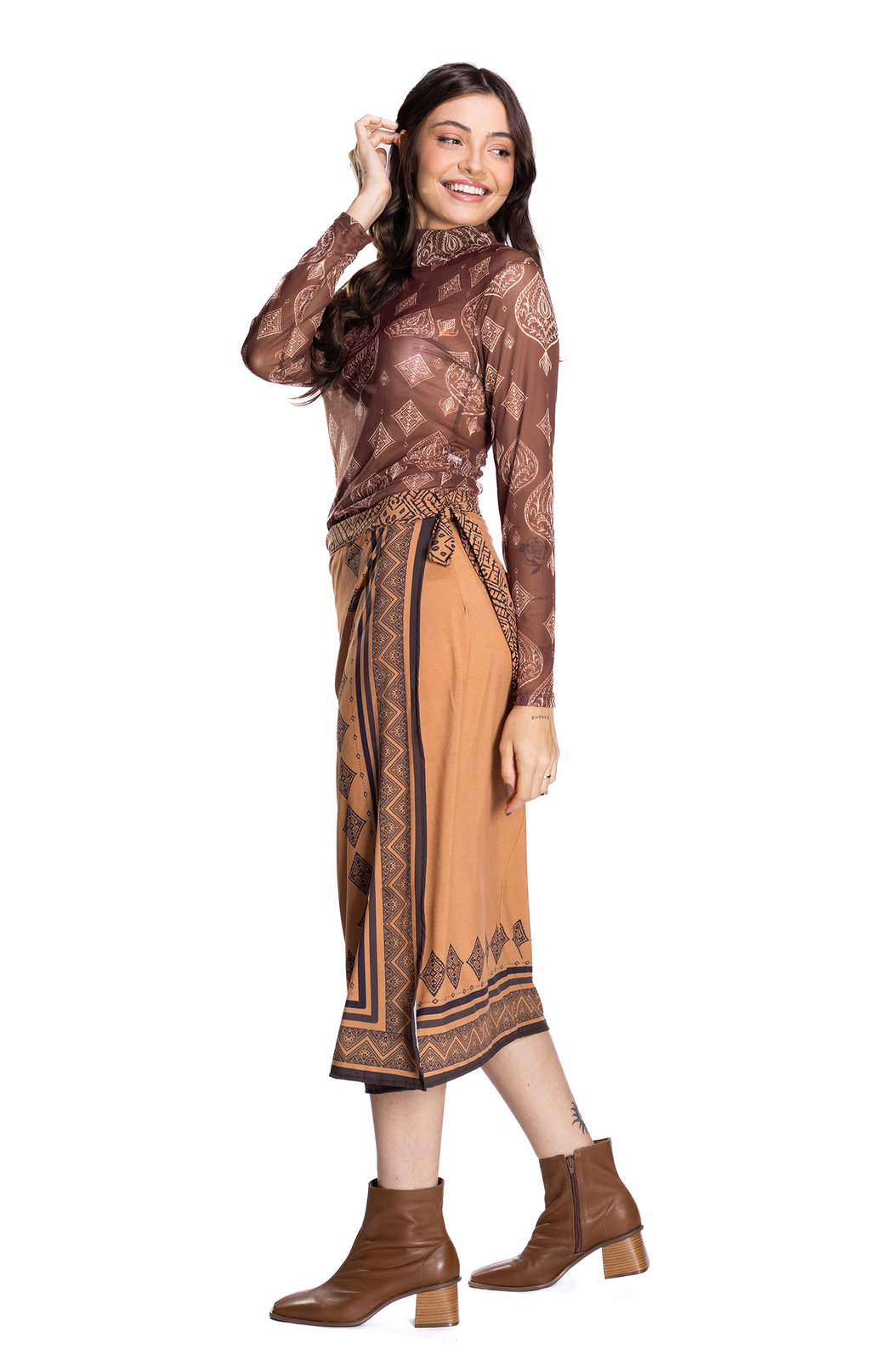 Blusa Tule Segunda Pele Estampada Tucano Desenhos Étnicos Blusa Tule Segunda Pele Estampada Tucano Desenhos Étnicos