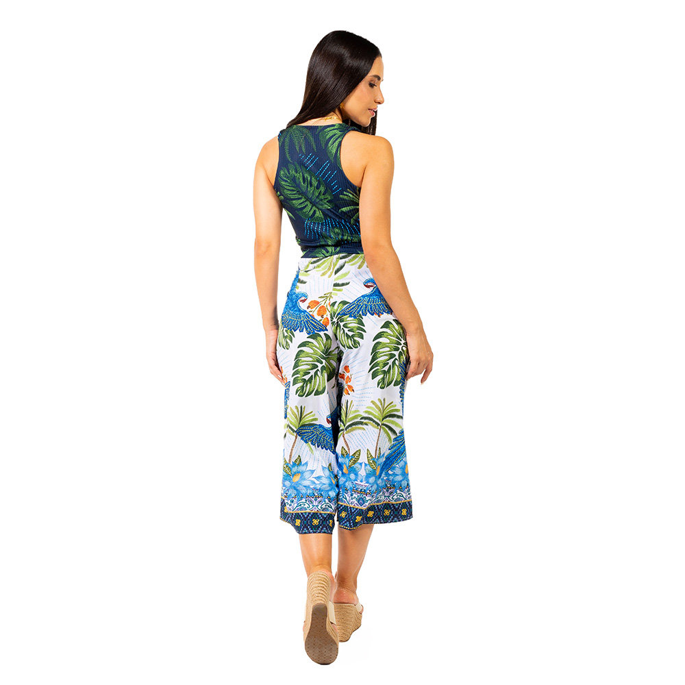Calça Feminina Transpassada Estampada Arara Bordado Barra Fundo Azul Calça Feminina Transpassada Estampada Arara Bordado Barra Fundo Azul