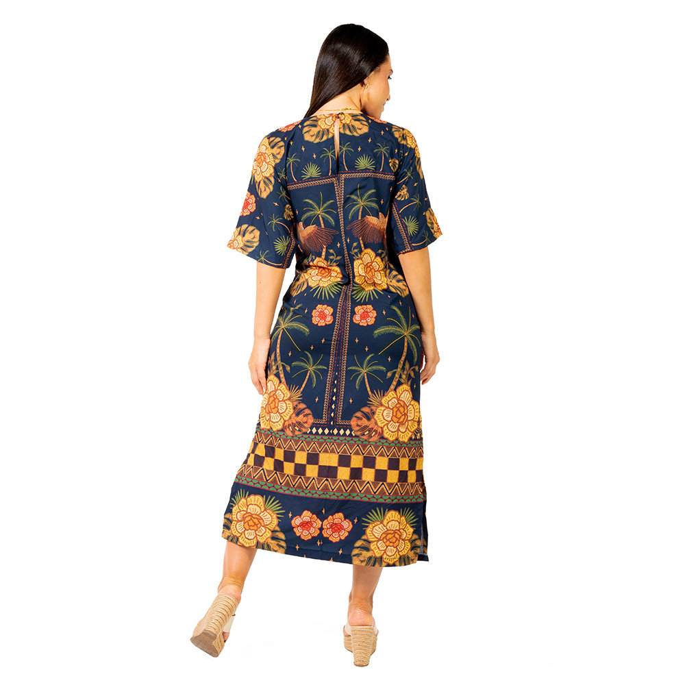 Vestido Feminino Kaftan Atena Estampado Tucano Barra Noite Fundo Azul Vestido Feminino Kaftan Atena Estampado Tucano Barra Noite Fundo Azul