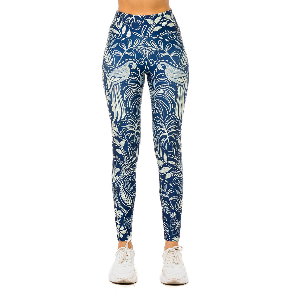 Calça Feminina Legging Estampada Araras Bordado Fundo Off