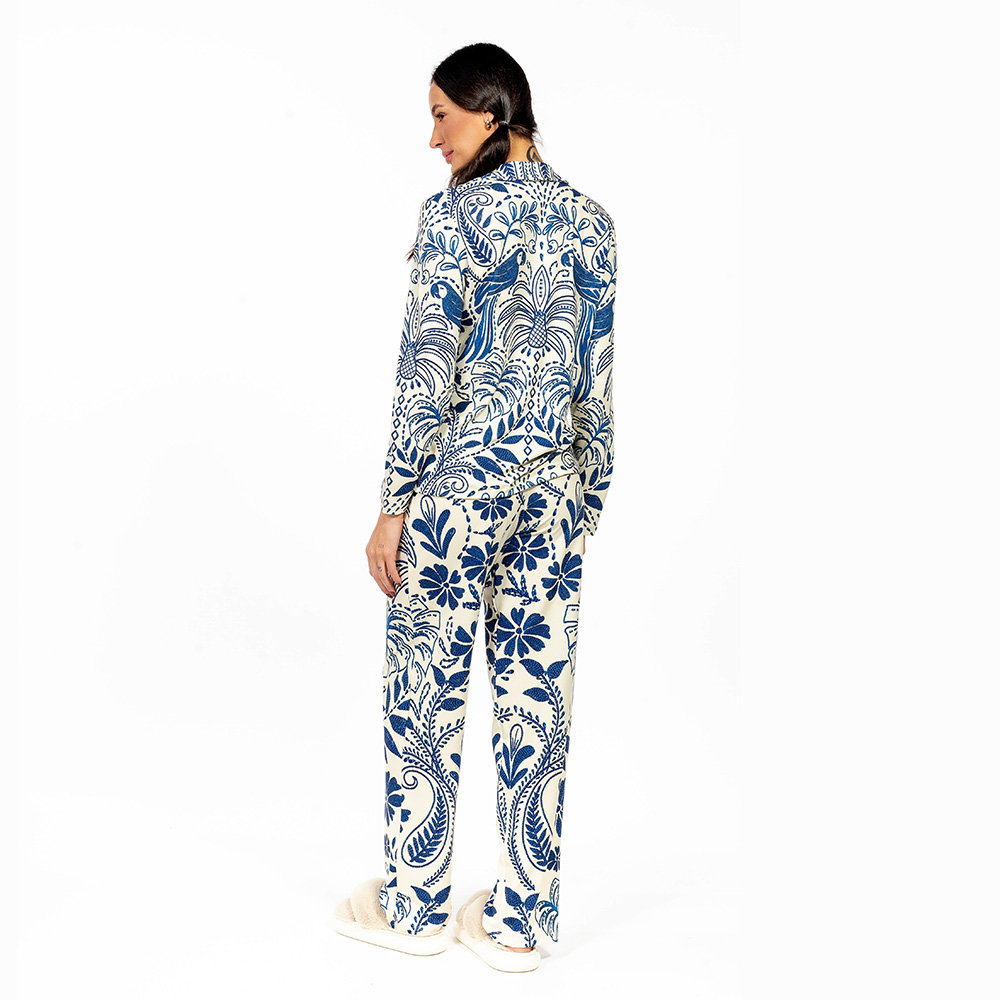 Pijama Feminino Manga Longa Americano Estampado Araras Bordado Fundo Off Pijama Feminino Manga Longa Americano Estampado Araras Bordado Fundo Off