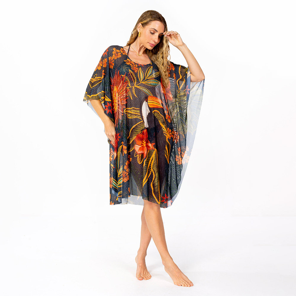 Saída de Praia Kaftan Tule Maré Estampada Tucano Bor Fundo Preto Linho Saída de Praia Kaftan Tule Maré Estampada Tucano Bor Fundo Preto Linho