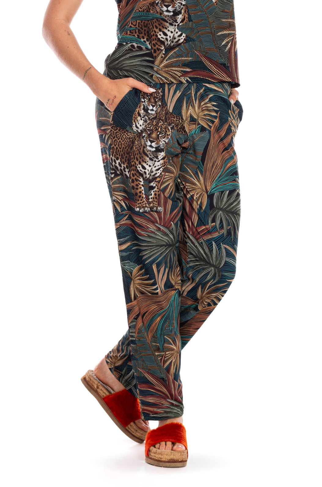 Calça Feminina Fluid Estampada Onças Pontos de Luz Calça Feminina Fluid Estampada Onças Pontos de Luz