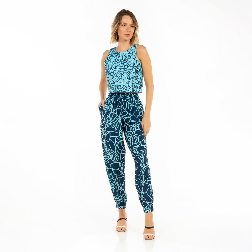Calça Feminina Jogger Com Bolso Estampada Tucano Flores Linhas Azul Calça Feminina Jogger Com Bolso Estampada Tucano Flores Linhas Azul