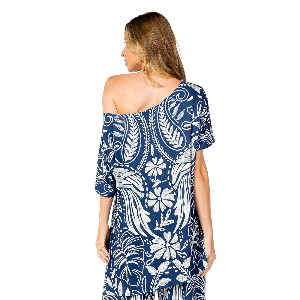 Blusa Fluid Conceito Estampada Araras Bordado Fundo Off