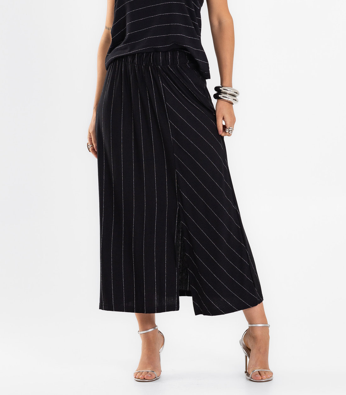 Saia Feminina Midi Evasê Endless Saia Feminina Midi Evasê Endless