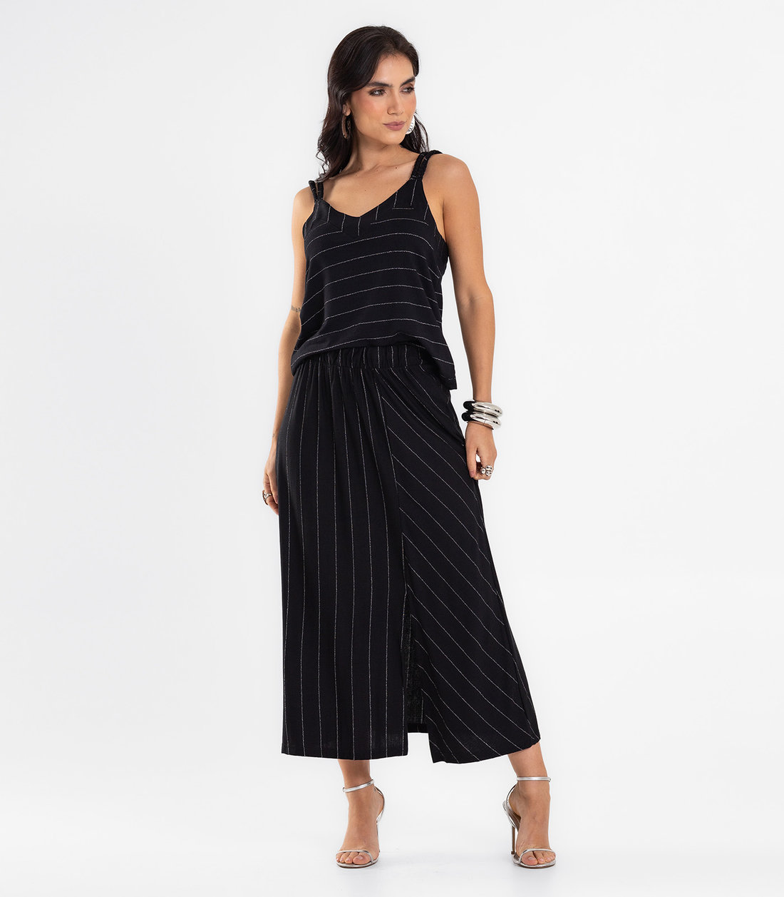 Saia Feminina Midi Evasê Endless Saia Feminina Midi Evasê Endless