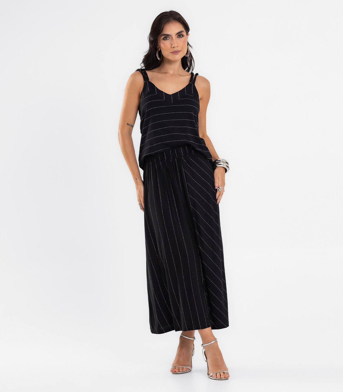 Saia Feminina Midi Evasê Endless Saia Feminina Midi Evasê Endless