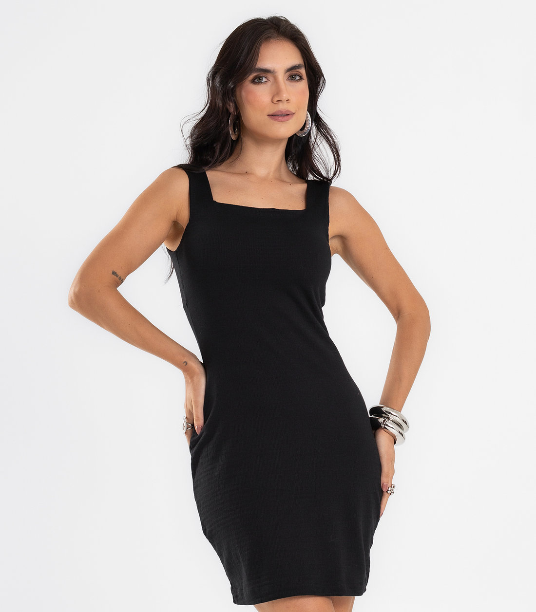 Vestido Feminino Midi Decote Quadrado Endless Vestido Feminino Midi Decote Quadrado Endless