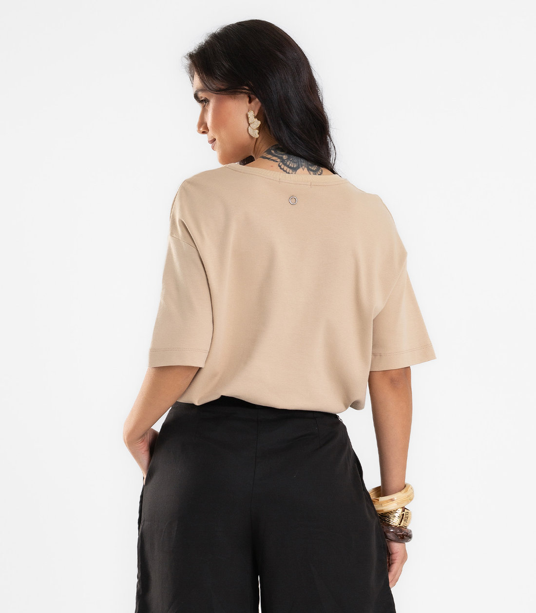 T Shirt Feminina Com Estampa Localizada Endless T Shirt Feminina Com Estampa Localizada Endless