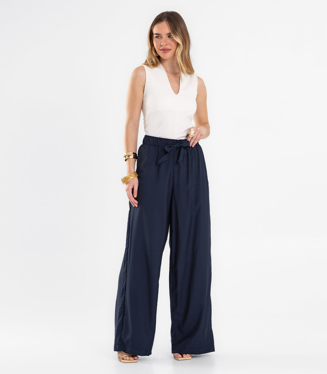 Calça Feminina Pantalona Em Alfaiataria Endless Calça Feminina Pantalona Em Alfaiataria Endless