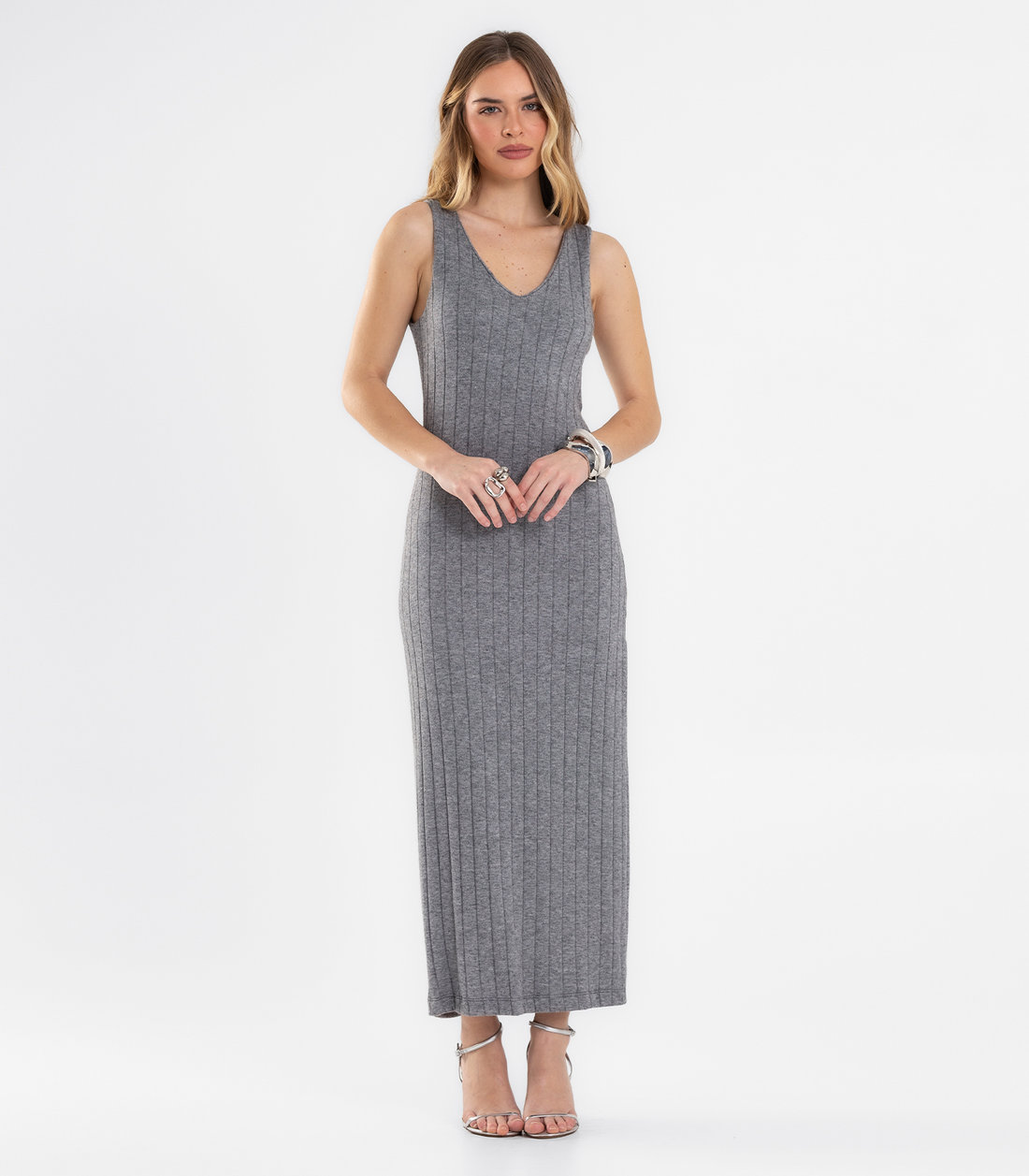 Vestido Feminino Midi Decote Em V Endless Vestido Feminino Midi Decote Em V Endless