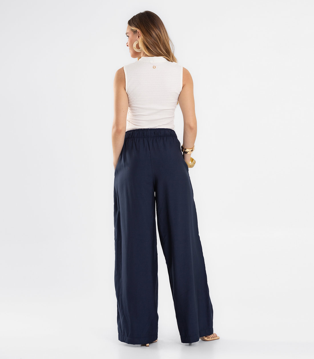 Calça Feminina Pantalona Em Alfaiataria Endless Calça Feminina Pantalona Em Alfaiataria Endless