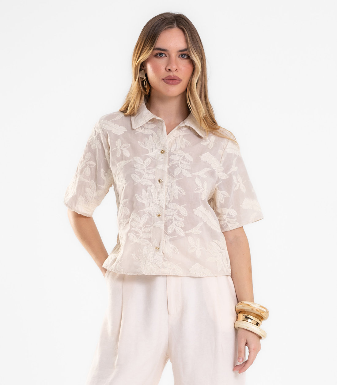 Camisa Feminina Manga Curta Bordada Endless Camisa Feminina Manga Curta Bordada Endless