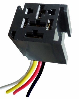 ISO107521 12/24V - SOQUETE PARA RELES DE 4 TERMINAIS COM 2 TERMINAIS LARGOS 12/24V (EMB. COM 01 PC - VALOR UNITARIO) - PC