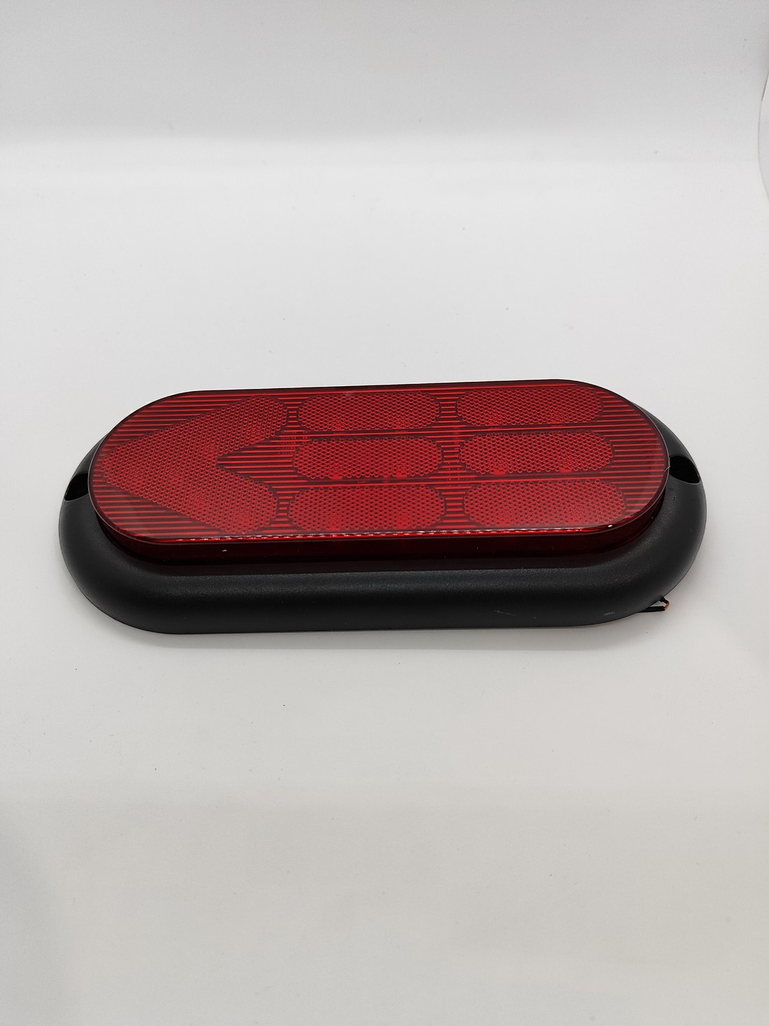 ISO17LT1020 VM 12V - LANTERNA TRASEIRA CARRETINHA UNIVERSAL 18 LEDS VM - PC