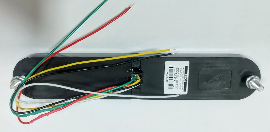 ISO225310 12V - LANTERNA 12V CARRETINHA SEQUENCIAL MULTIFUNCAO (EMB. COM 01 PECA- VALOR UNITARIO) - PC ISO225310 12V - LANTERNA 12V CARRETINHA SEQUENCIAL MULTIFUNCAO (EMB. COM 01 PECA- VALOR UNITARIO) - PC