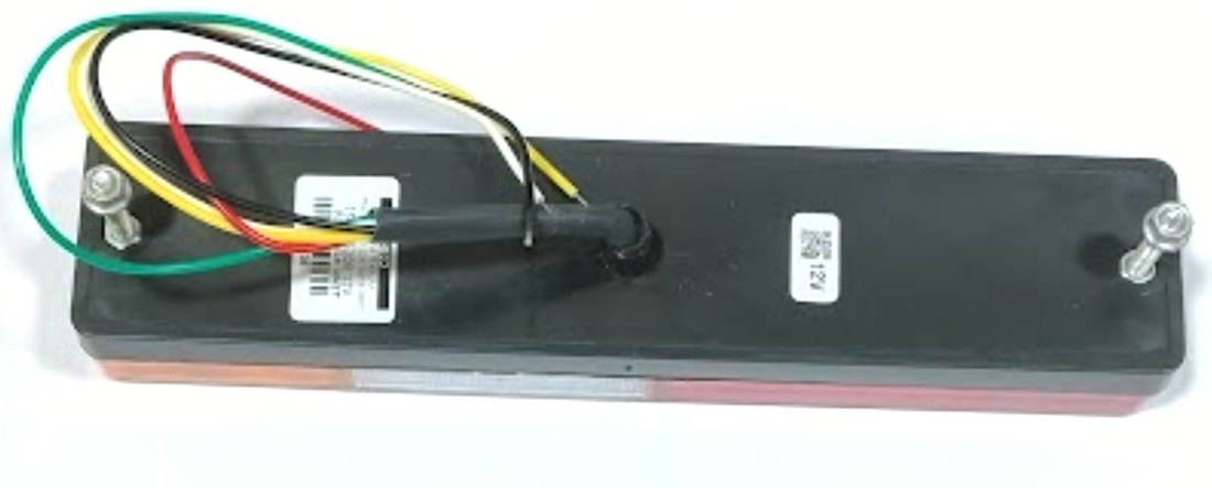 ISO225308 12V - LANTERNA TRASEIRA MULTIFUNCAO 12V- 5CM X 24CM (EMB. COM 01 PECA- VALOR UNITARIO) - PC