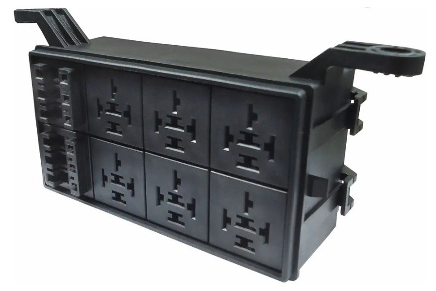 ISO10CX005 - CAIXA PARA 11 FUSIVEIS DE LAMINA E 6 RELES - USO UNIVERSAL (EMB. COM 01 PECA - VALOR UNITARIO) - PC ISO10CX005 - CAIXA PARA 11 FUSIVEIS DE LAMINA E 6 RELES - USO UNIVERSAL (EMB. COM 01 PECA - VALOR UNITARIO) - PC