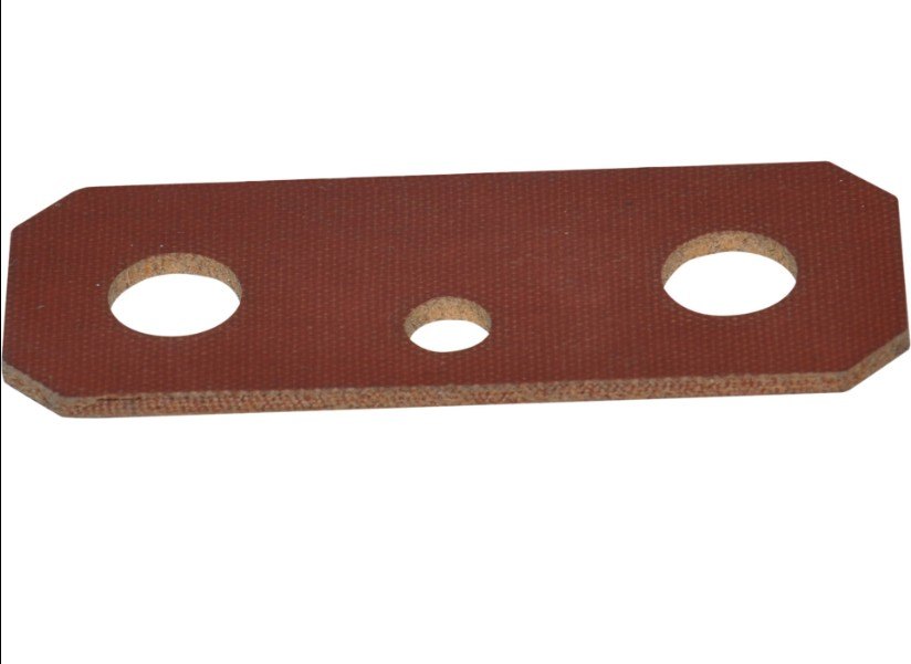 GB30194 - PLACA ISOLANTE DOS BORNES DE SAIDA DO AUTOMATICO DA PARTIDA KB/ BOSCH/ MERCEDES/ SCANIA/ VOLVO (EMB. COM 01 PECA - VALOR UNITARIO) - PC