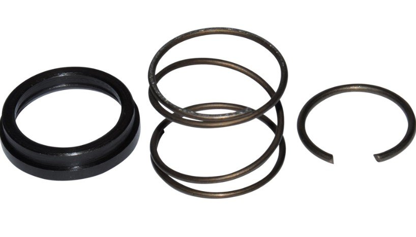 GB13574 - JOGO DE TRAVA DA PARTIDA MITSUBISHI/ MERCEDES AXOR , ONIBUS , VOLKSWAGEN/ O-500/ MWM (COM MOLA) MEDIDAS: 25.4 X 19.2 X 6.2 (EMB. COM 01 KIT - VALOR DO JOGO) - JG