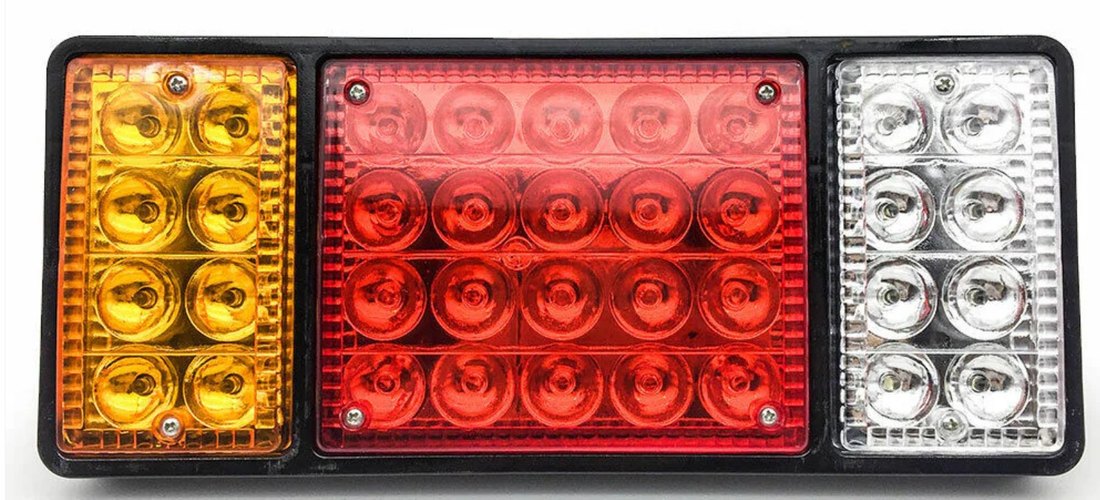 ISO225302 12/24V - LANTERNA TRASEIRA LED UNIVERSAL 12/24V (EMB. COM 01 PECA- VALOR UNITARIO) - PC ISO225302 12/24V - LANTERNA TRASEIRA LED UNIVERSAL 12/24V (EMB. COM 01 PECA- VALOR UNITARIO) - PC