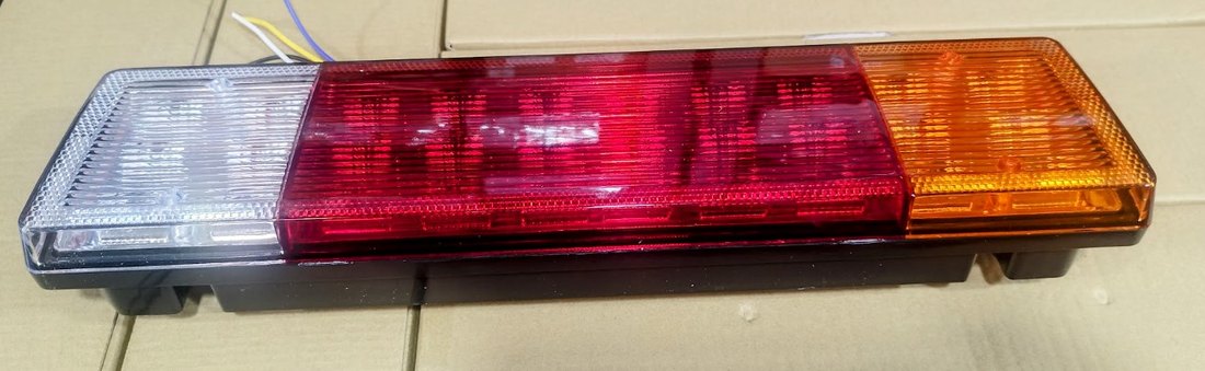 ISO17L1015 12/24V LD - LANTERNA TRASEIRA LED TIPO MB/ UNIVERSAL LD 12/24V SEM VIGIA (EMB. COM 01 PECA- VALOR UNITARIO) - PC ISO17L1015 12/24V LD - LANTERNA TRASEIRA LED TIPO MB/ UNIVERSAL LD 12/24V SEM VIGIA (EMB. COM 01 PECA- VALOR UNITARIO) - PC