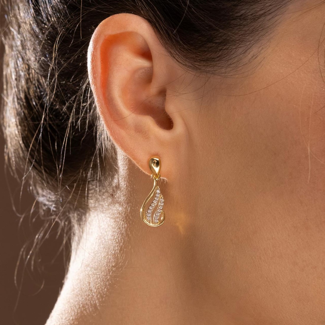 Brinco Longo Asa Aurora Zircônia