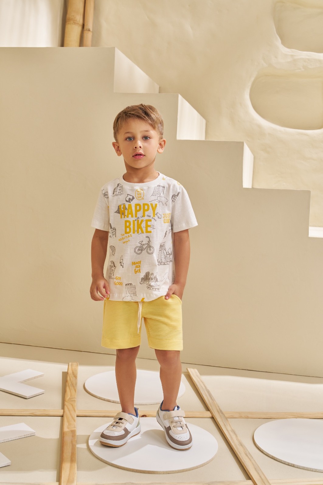 CONJUNTO T-SHIRT EM FLAMÊ E SHORT EM JACQUARD ONDULÊ CONJUNTO T-SHIRT EM FLAMÊ E SHORT EM JACQUARD ONDULÊ