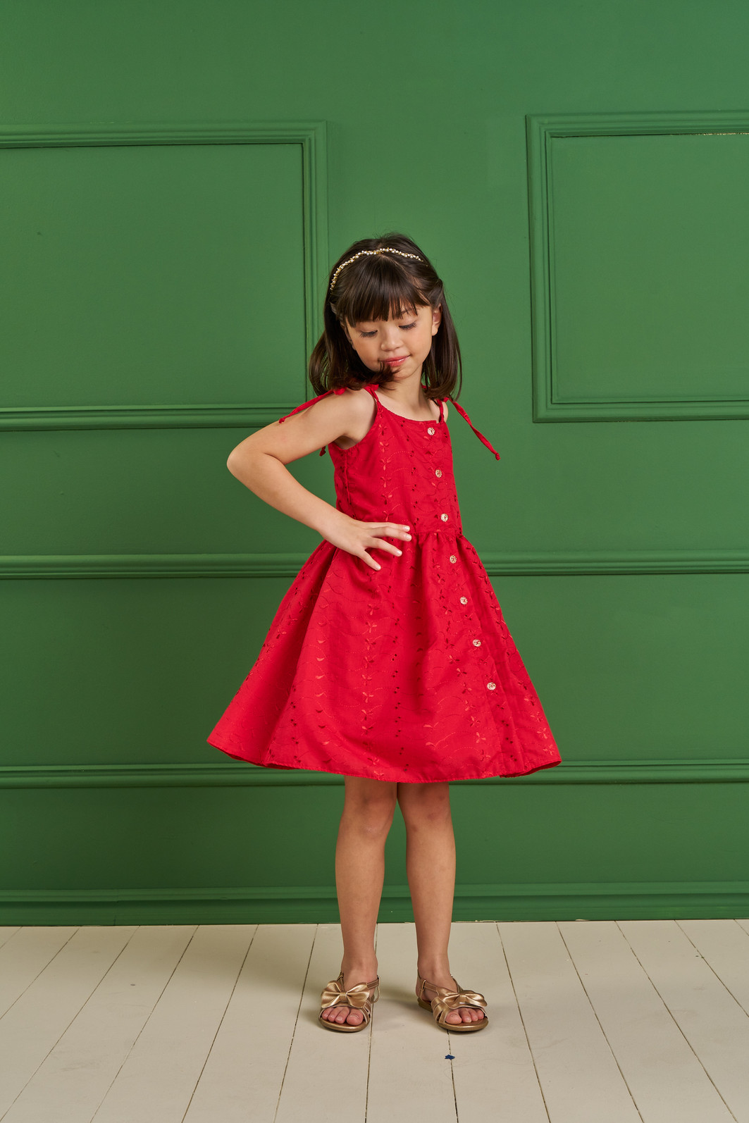 VESTIDO EM TECIDO BORDADO VESTIDO EM TECIDO BORDADO