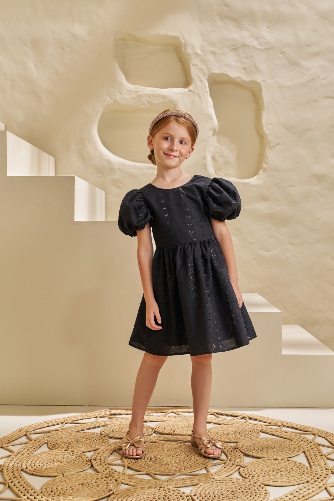 VESTIDO EM TECIDO BORDADO