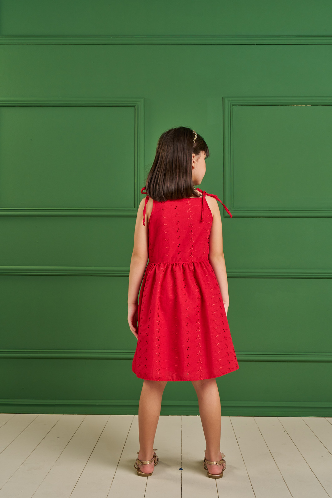 VESTIDO EM TECIDO BORDADO VESTIDO EM TECIDO BORDADO