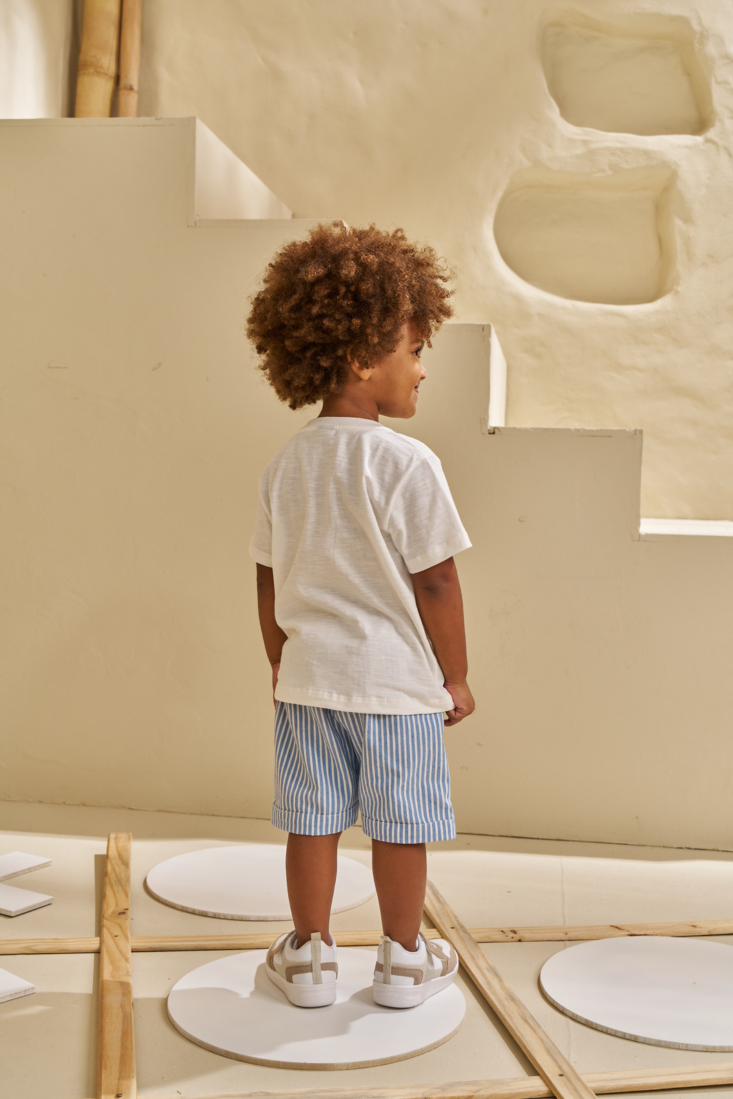 CONJUNTO T-SHIRT EM FLAMÊ E SHORT EM TECIDO ECO CAMOMILA