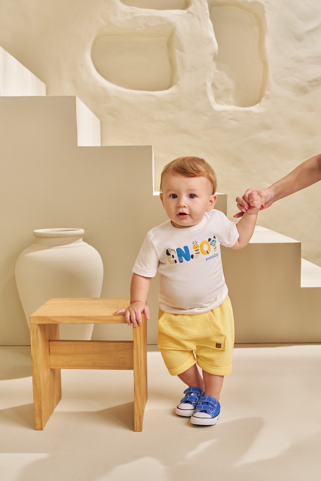 CONJUNTO T-SHIRT EM MEIA MALHA E SHORT EM JACQUARD ONDULÊ CONJUNTO T-SHIRT EM MEIA MALHA E SHORT EM JACQUARD ONDULÊ