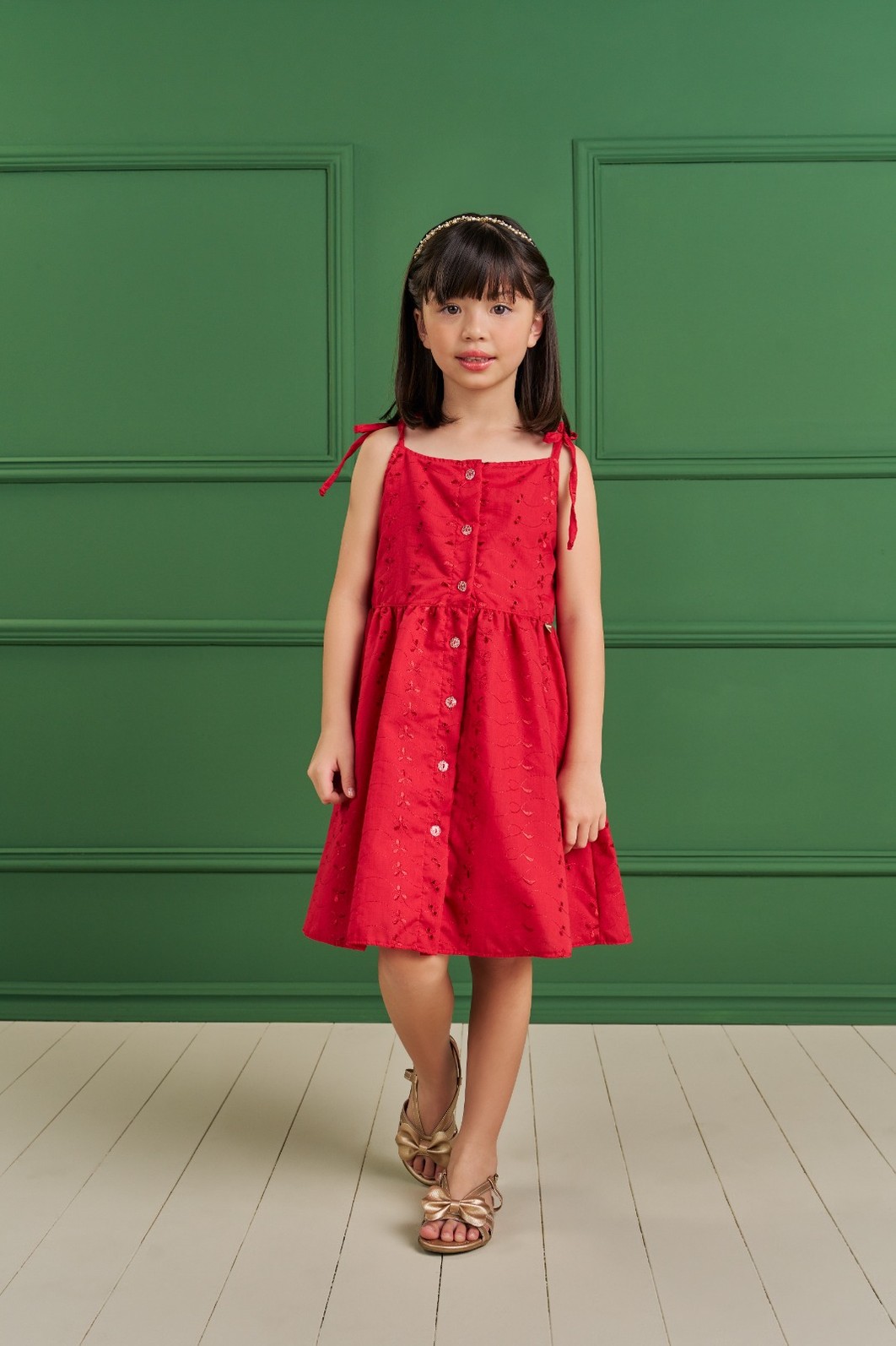 VESTIDO EM TECIDO BORDADO VESTIDO EM TECIDO BORDADO