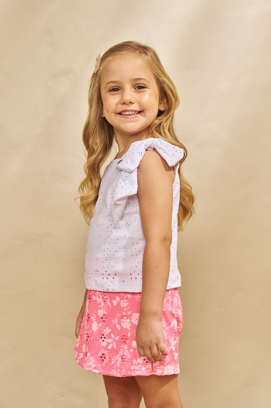 CONJUNTO BLUSA COM LAÇO EM LAISE E SHORTS SAIA EM LAISE BÁLSAMO CONJUNTO BLUSA COM LAÇO EM LAISE E SHORTS SAIA EM LAISE BÁLSAMO