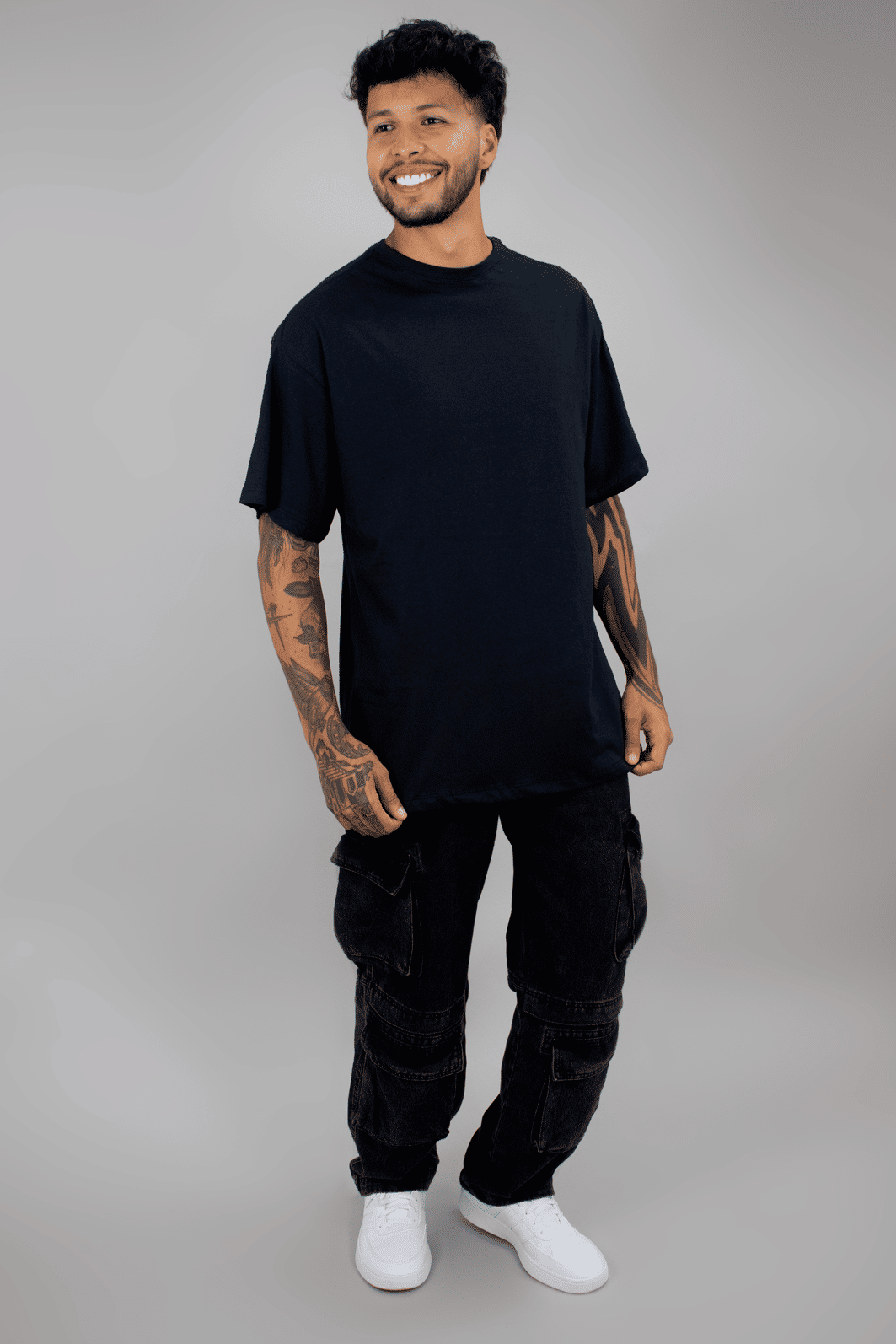 T-shirt Oversized Masculina Preta Luxo Urbano