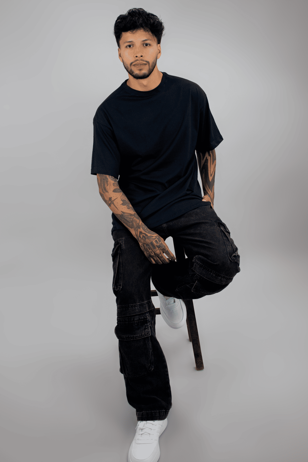 T-shirt Oversized Masculina Preta Luxo Urbano