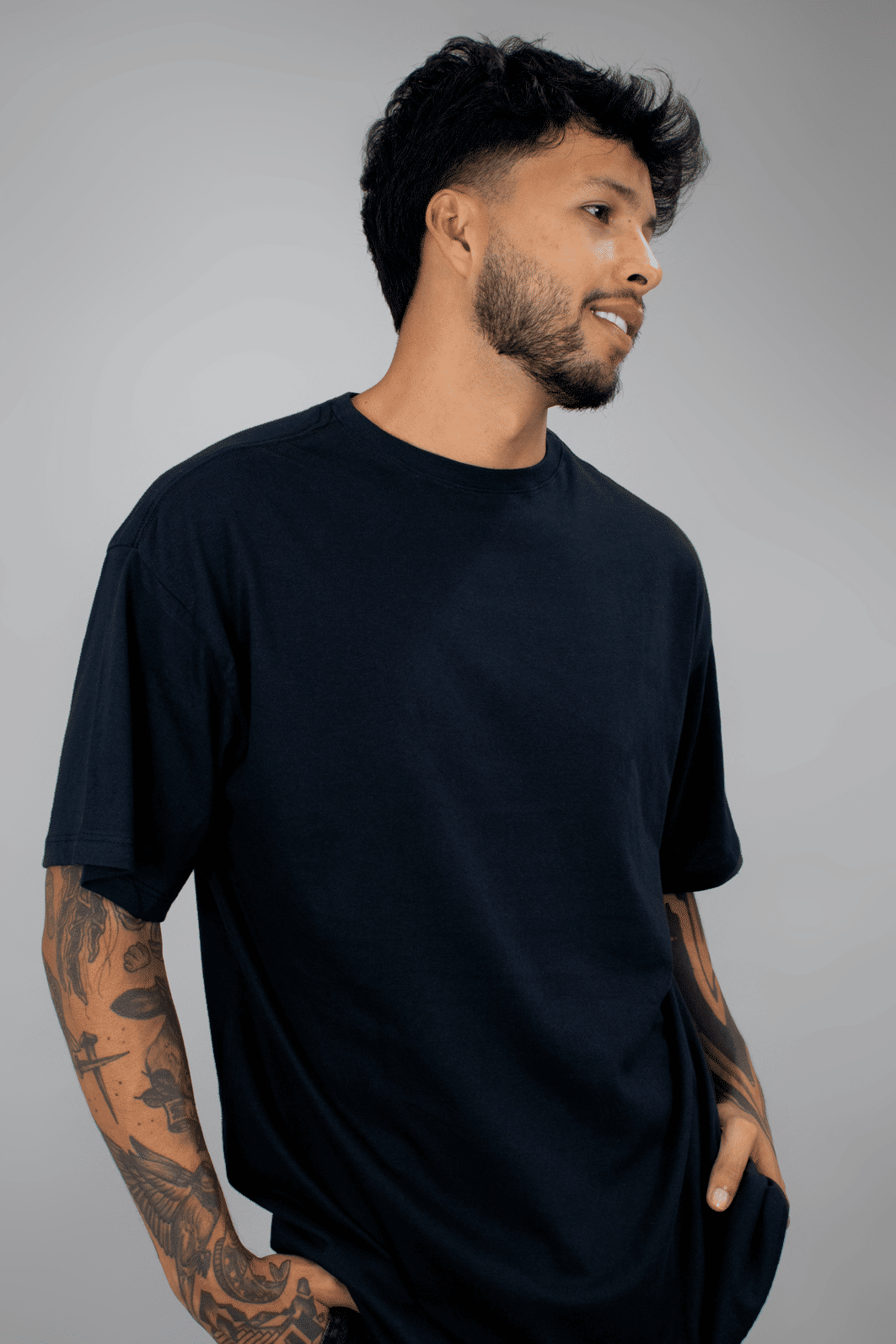 T-shirt Oversized Masculina Preta Luxo Urbano